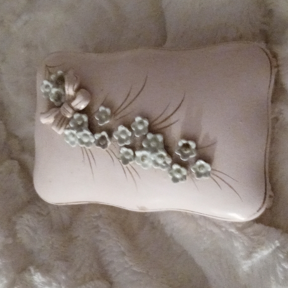 Vintage Thames Pink Trinket Box Porcelain 3D Flowers